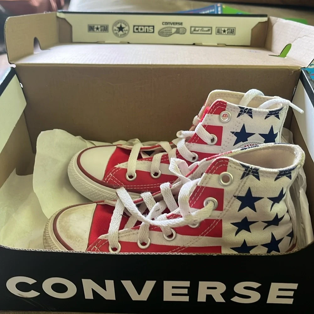 Converse Red and White High-Top Sneakers Classic Design - Picture 2 of 8